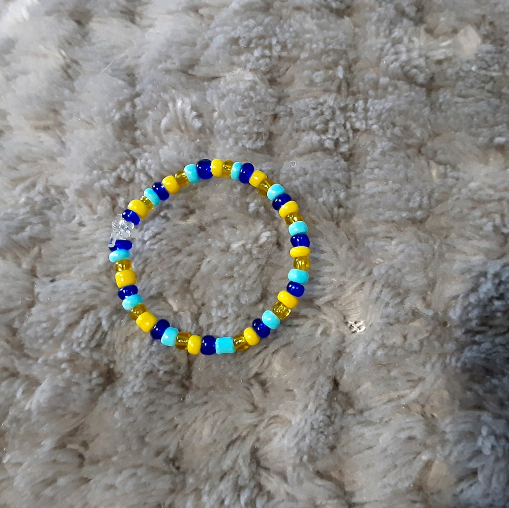 Small glass bead ring